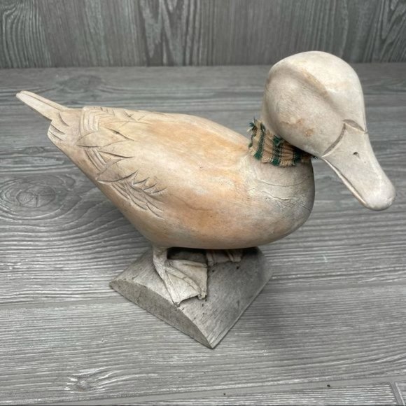 White washed wooden carved duck figurine decoration - Picture 4 of 8